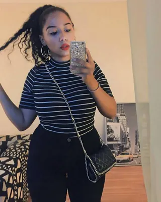 Sofia, 18 ans, beurette à Brest